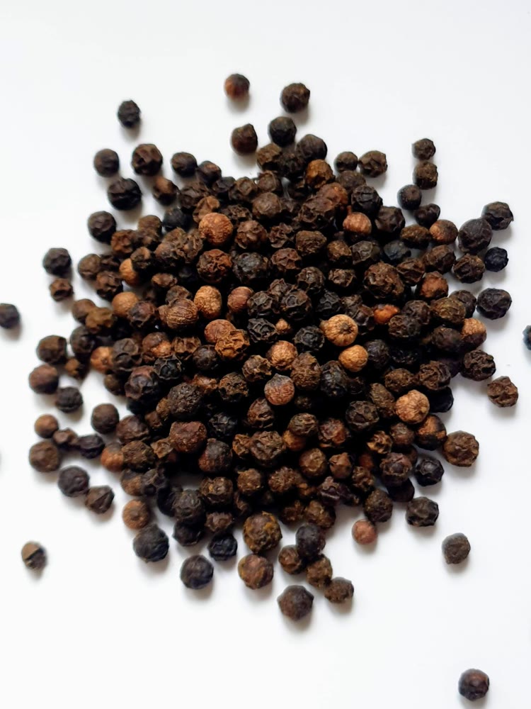 Black Pepper Peppercorns - Crezantium