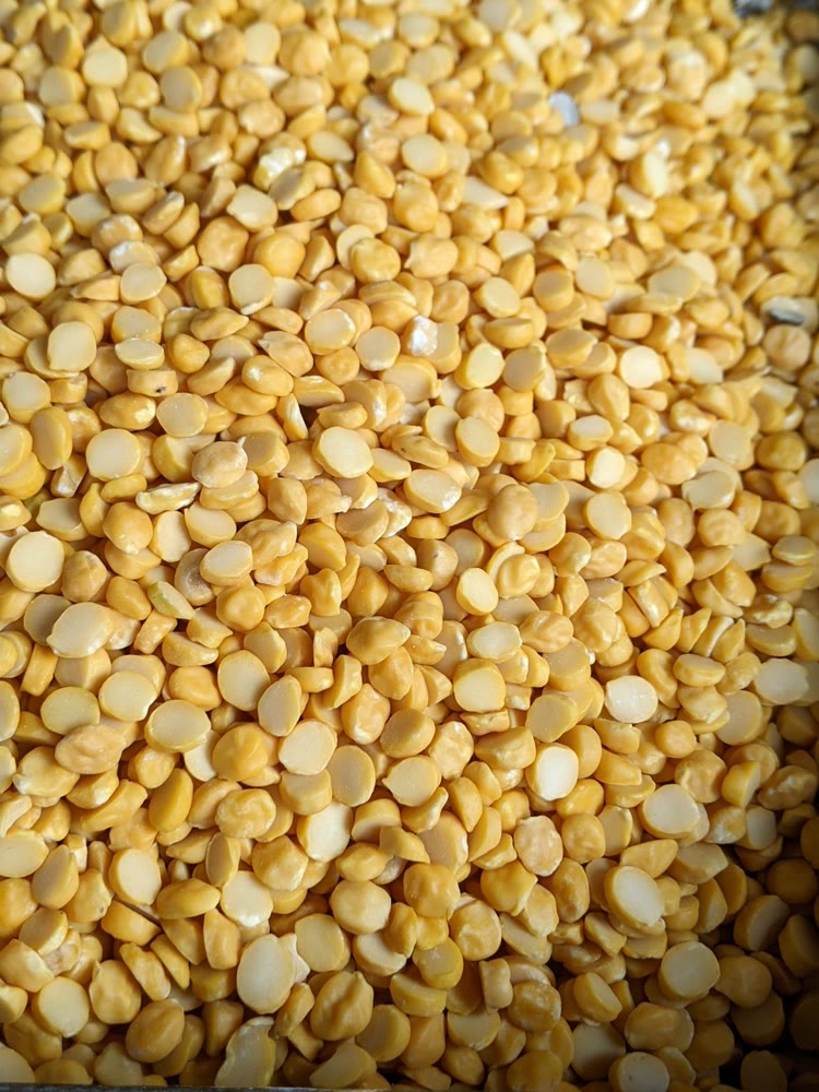 Yellow Split Peas and Pigeon Peas - Crezantium